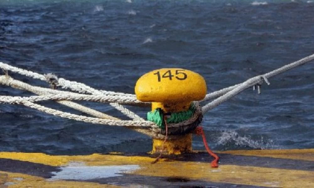 ΠΝΟ: Δεμένα τα πλοία στα λιμάνια από αύριο και για 48 ώρες – Ζητούν αυξήσεις στις ΣΣΕ